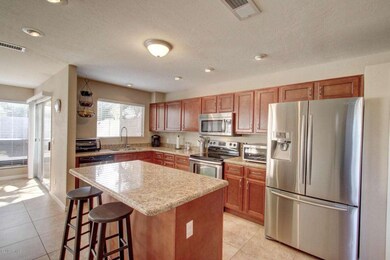 Spacious Kitchen w/Granite Countertops