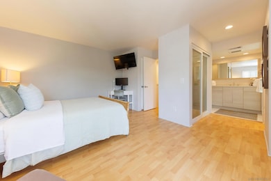 8132 Camino Del Sol unit D, La Jolla, CA 92037 - photo 7