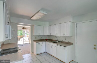 5038 Whetstone Rd, Columbia, MD 21044 - photo 7