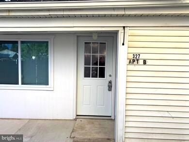 327 Jefferson St unit 2, Hagerstown, MD 21740 - photo 3