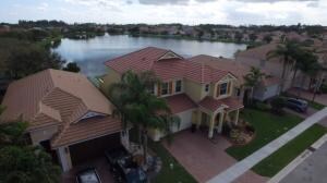 Spectacular Lakeview