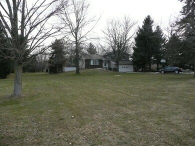 2104 Greenly St SW, Grandville, MI 49418 - photo 2