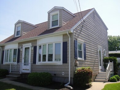 6 Guild St, Fall River, MA 02724 - photo 2