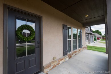 2704 W Little Rock Place, Broken Arrow, OK 74011 - photo 3