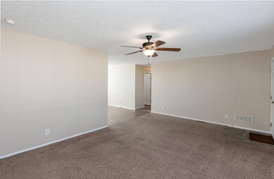 3_Living Room-2 (1)