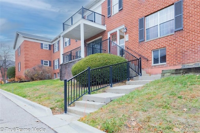 27654 E Echo Valley unit 234, Farmington Hills, MI 48334 - photo 5