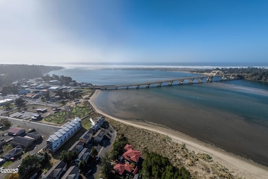 255 NW Fayette St, Waldport, OR 97394 - photo 3