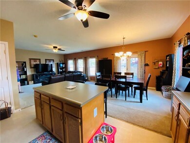 2341 Meadow Bend Dr, Columbus, IN 47201 - photo 3