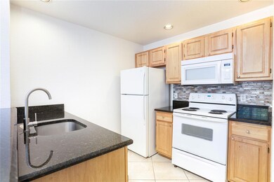 4007 Venetian Bay Dr unit 106, Kissimmee, FL 34741 - photo 4