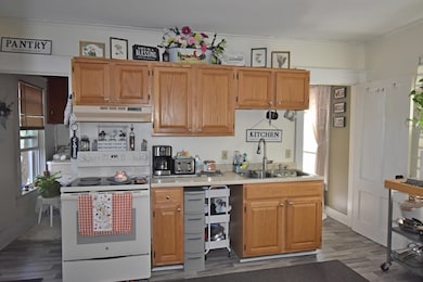182 State St, Rutland, VT 05701 - photo 6
