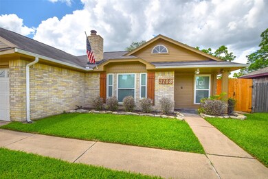 3108 Wood Fox Dr, Alvin, TX 77511 - photo 2