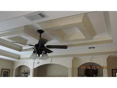 Den/Family/Great Room. Trey Ceiling