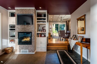 family room 2
