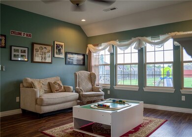 2050 Harris Dr, Fayetteville, AR 72701 - photo 4