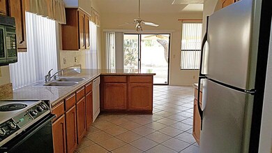 228 W Vera Ln unit II, Tempe, AZ 85284 - photo 5