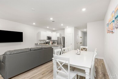 1028 Mclaren Cir, Fort Walton Beach, FL 32547 - photo 4