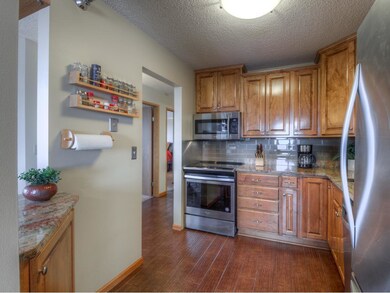 Stainless Steel Appliances, granite countertops, g
