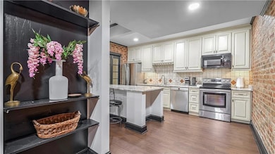 922 Chartres St unit E, New Orleans, LA 70116 - photo 4