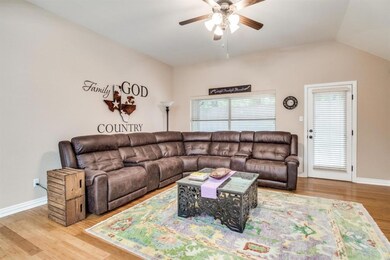 1015 Vintage Ave, Gainesville, TX 76240 - photo 3