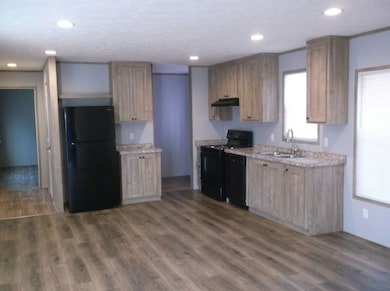 118 Dove Rd unit 9, Camden, SC 29020 - photo 2