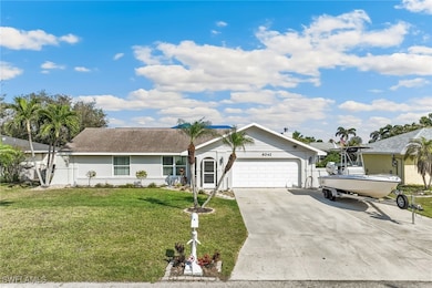 Boating community. Extra large driveway for lot