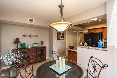 20TH St Dining to Kitchen