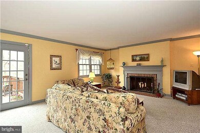 22113 Creekview Dr, Gaithersburg, MD 20882 - photo 7