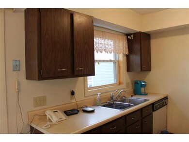 U6 Grandview Dr, South Burlington, VT 05403 - photo 2