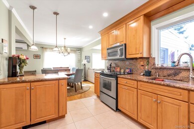 338 W Henrietta Ave, Oceanside, NY 11572 - photo 7