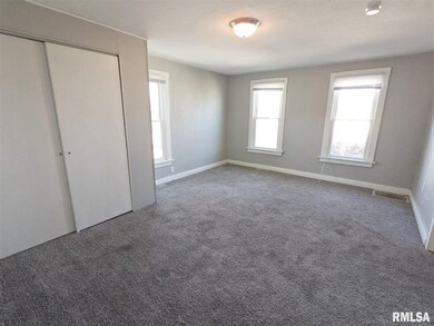 1413 W 17th St, Davenport, IA 52804 - photo 3