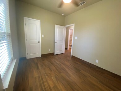 105 Sabine Ave unit A, Cleburne, TX 76031 - photo 7