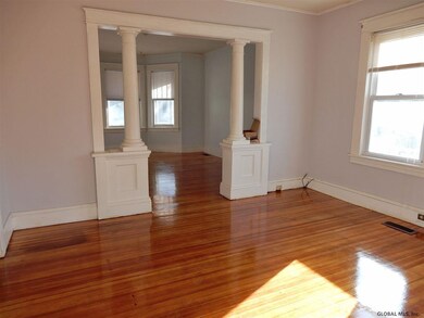 33 Woodrow Ct, Troy, NY 12180 - photo 2