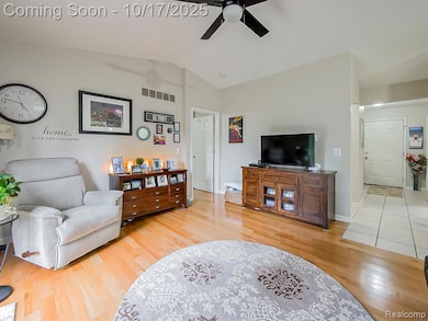 3890 Shannon Dr unit 7, Warren, MI 48091 - photo 7