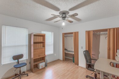 206 Aquarius Cir N, Jacksonville, FL 32216 - photo 3