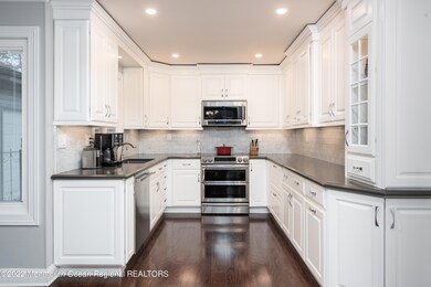 64 Eastport Ct, Red Bank, NJ 07701 - photo 7