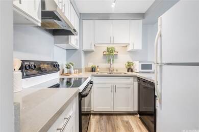 FULLY EQUIPPED RENOVATED KITCHEN