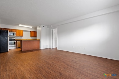 205 Craddock Ave unit D7, San Marcos, TX 78666 - photo 6