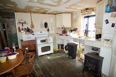 11 Allen St, Palmer, MA 01069 - photo 4