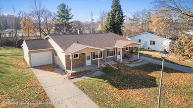 1600 Lockbridge Dr, Lansing, MI 48911 - photo 3