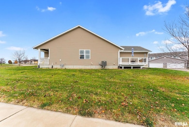 1572 Olde Brandy Ln, Davenport, IA 52807 - photo 4