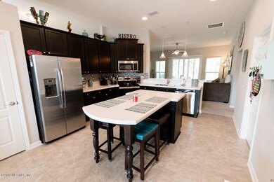 Kitchen wth Breakfast Bar