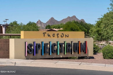 Close to shopping at Tucson Spectrum