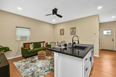 1220 E Pacific St unit 1a, Springfield, MO 65803 - photo 3