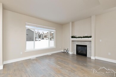 Living Room-20200222-8894