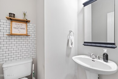 533 Edgefield Way-00538