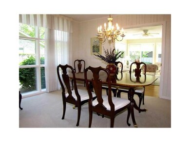 1015 Hawthorne Dr, Columbus, IN 47203 - photo 4