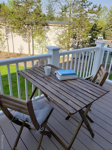 2564 W Towne St, Ann Arbor, MI 48103 - photo 5