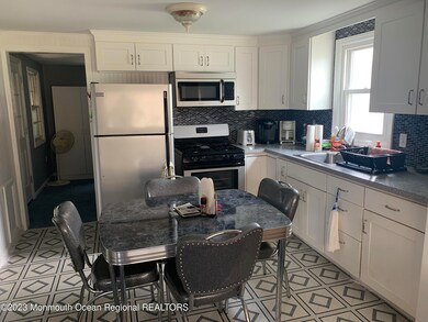 5704 Long Beach 3