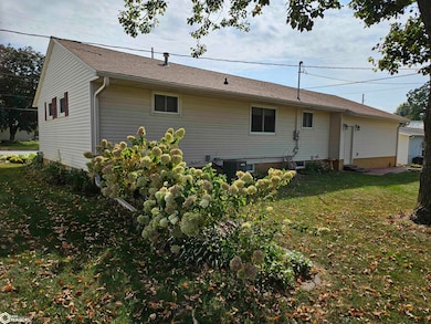 310 11th St N, Humboldt, IA 50548 - photo 4