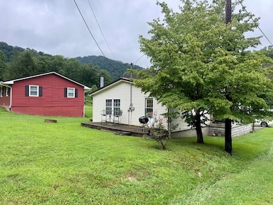 158 Caloric Rd, Mullens, WV 25882 - photo 6